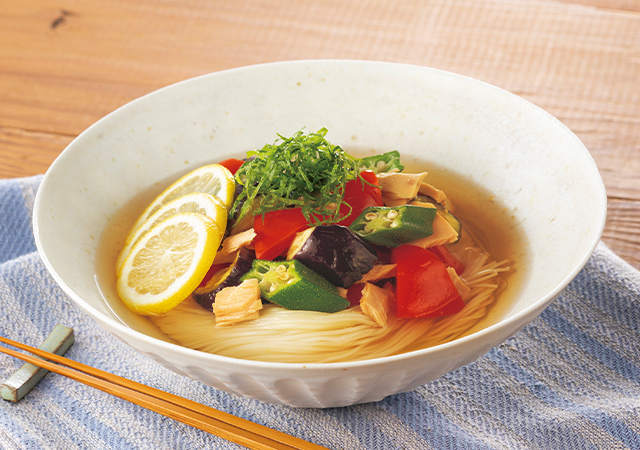 レモン香る夏野菜とツナの煮びたしそうめん