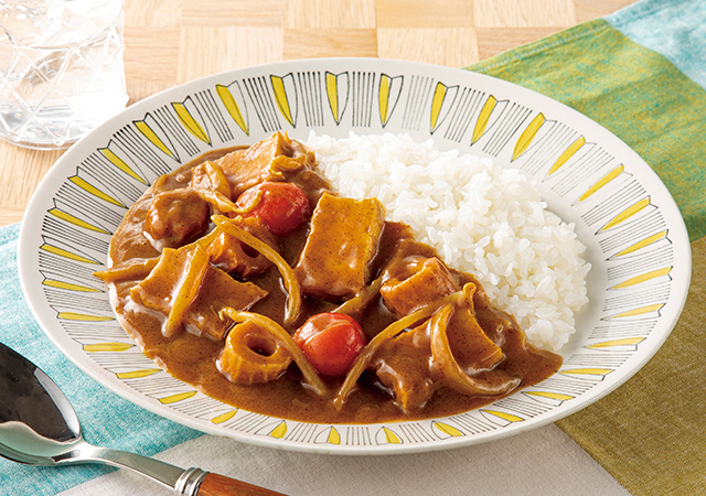 冷蔵庫の余り物で!厚揚げとちくわともやしのカレー