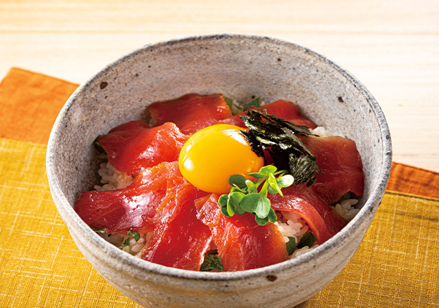 まぐろ漬け鉄火丼