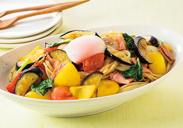 たっぷり野菜の大皿和風パスタ