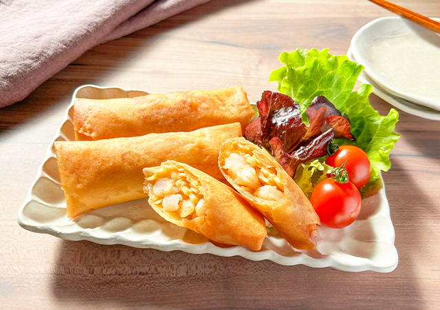 オイスターソースが味の決め手！えびとたけのこの春巻き