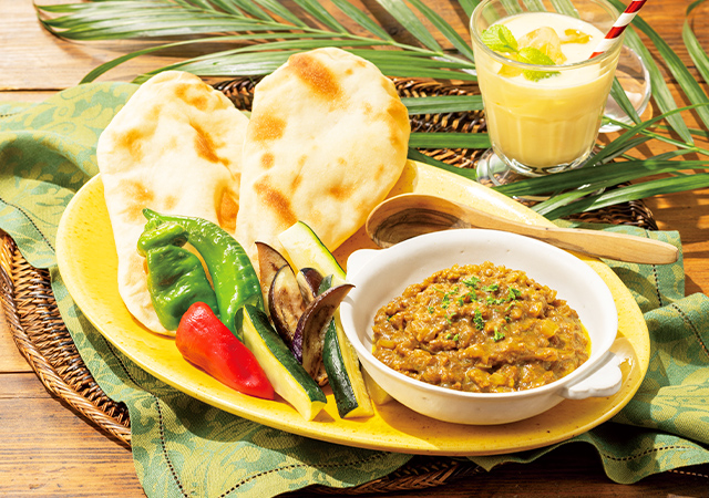 ナンで食べるキーマカレー