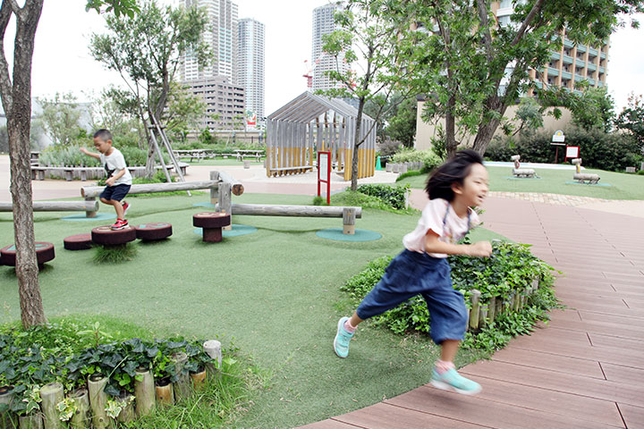 擁有寬廣屋頂兒童遊樂場的「GRAND GREEN GARDEN」