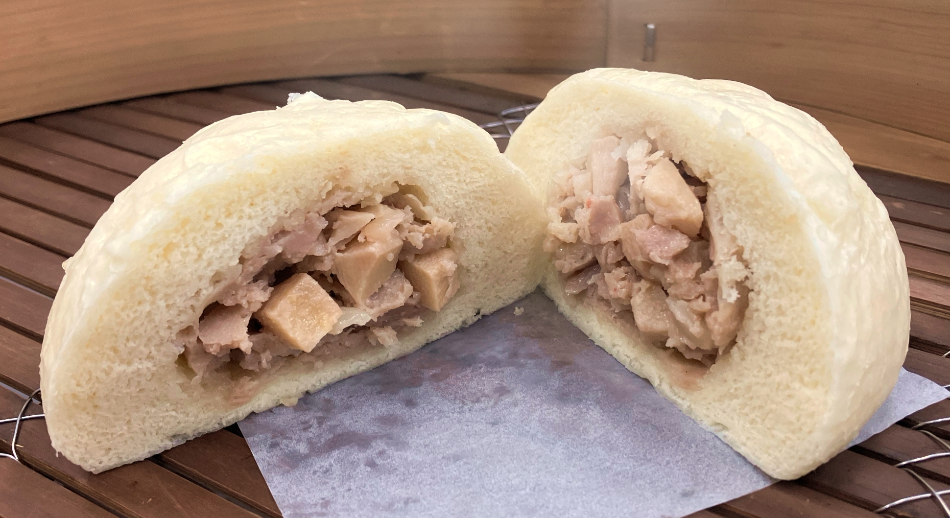 国産豚肉使用・フカヒレ使用・煮込んだ筍、椎茸を使用